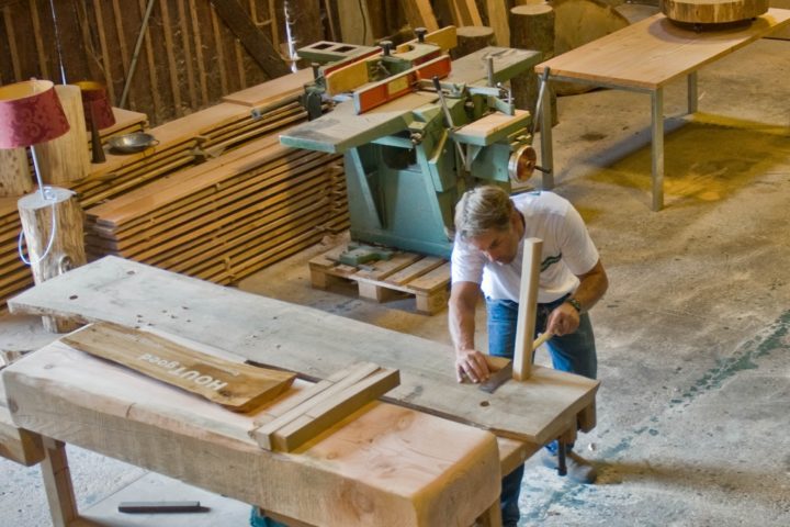 Werkplaats houten meubels